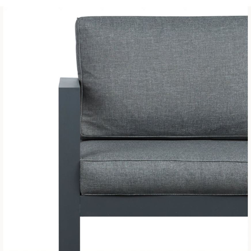 Gray Frame / Gray Cushion