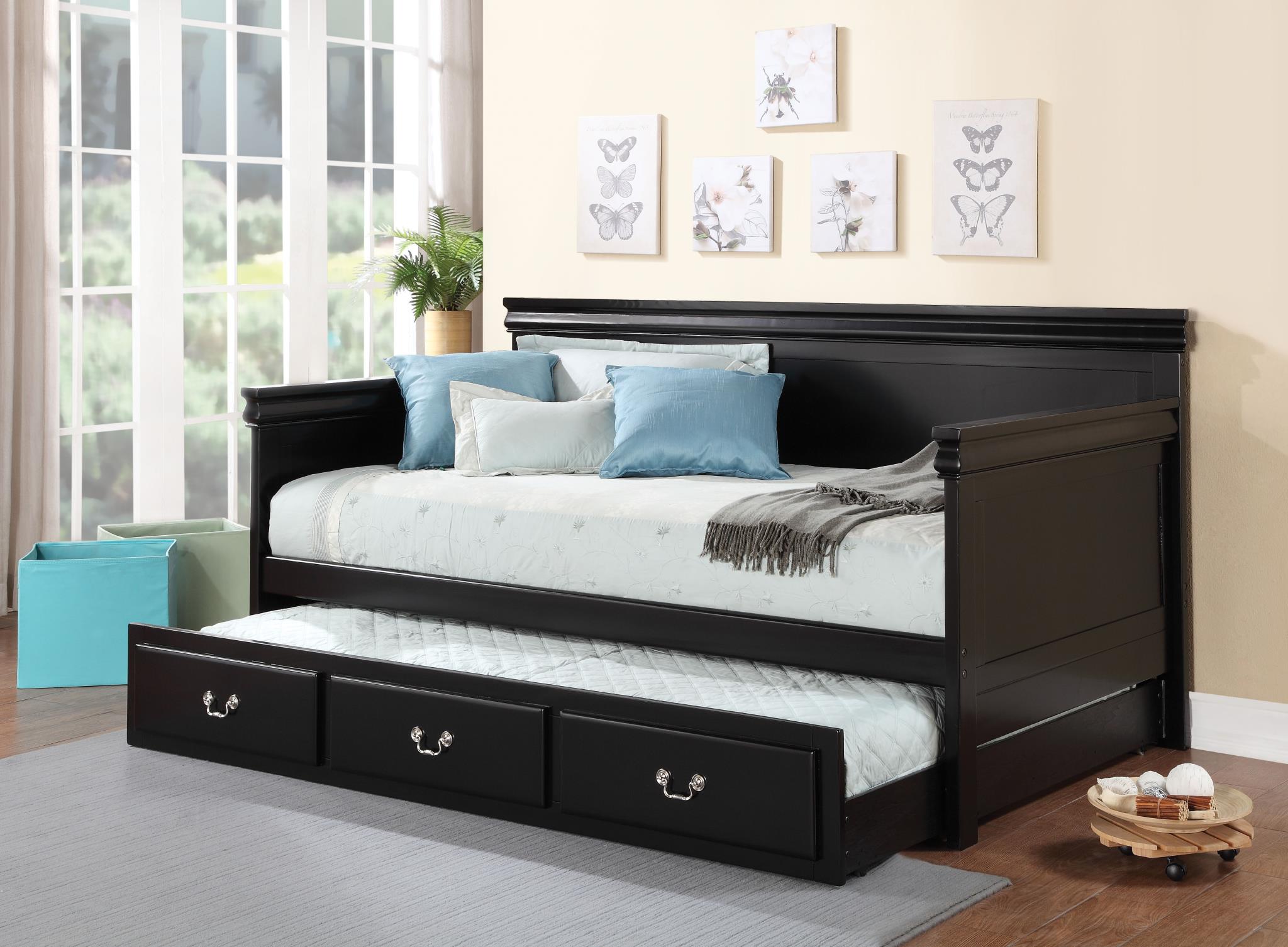 Black Daybed w/ Trundle